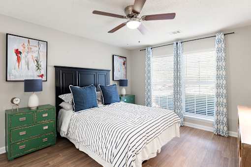 Bedroom with bed at Creekside at White Oak, Newnan