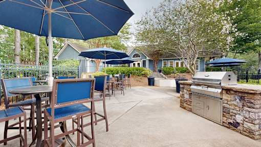 Outdoor kitchen at Creekside at White Oak, Newnan, 30265