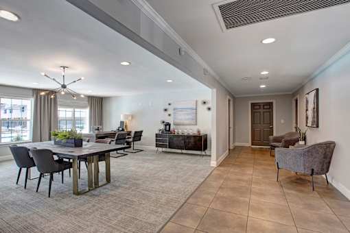 A spacious living room with a dining table at Dunwoody Glen, Atlanta Georgia