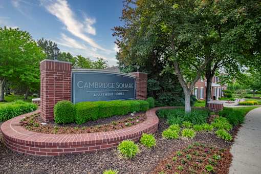 Property Signage at Cambridge Square, Overland Park