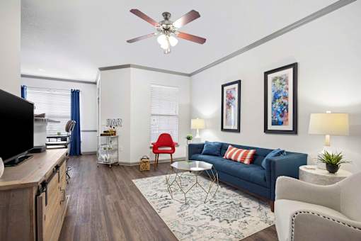Spacious Living Room at The Shallowford Apartments, Tennessee, 37421