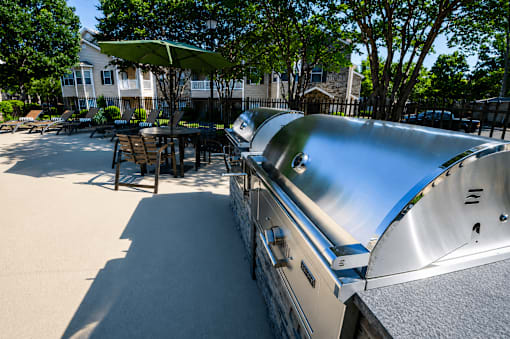 Trailside at Greenline Poolside Grills