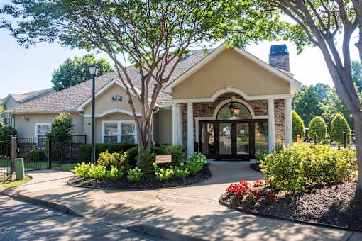 Trailside at Greenline leasing office exterior