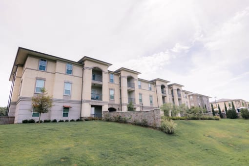 the building in which the apartment is located at The Villa at River Pointe, Maumelle, Arkansas