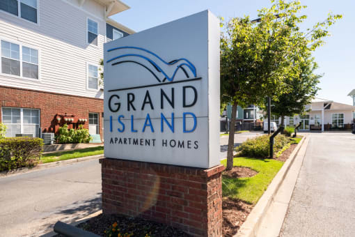 Front Entrance Monument Sign at Grand Island Apartments in Memphis TN 38103