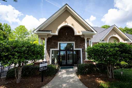 Leasing Office Exterior at Lakeside Villas Apartments, Hampton, GA