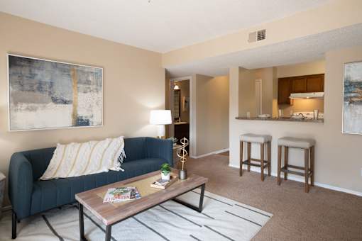 Living room with a coffee table at Stewarts Ferry Apartments, Tennessee, 37214