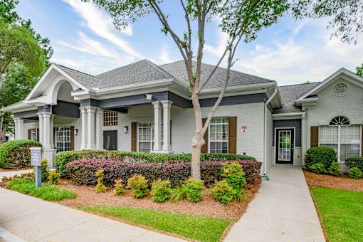 Exquisite Exterior Designs at Sugarloaf Crossing Apartments, Lawrenceville, GA, 30046