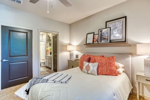 Large Bedroom En-Suite Bathroom at The Beck at Hidden River, Tampa