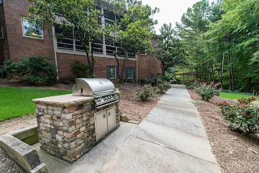 Grilling Area at Villas on Briarcliff, Georgia, 30329