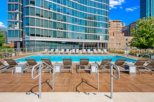 Pool View at 1001 South State, Illinois