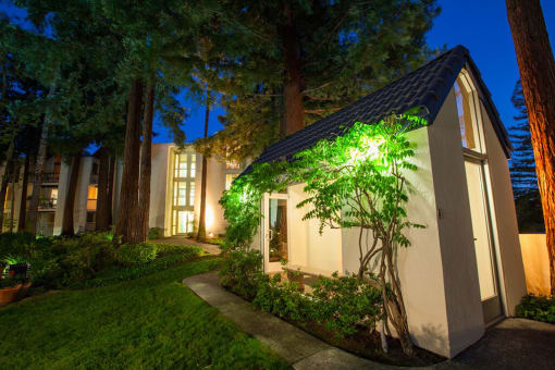 Courtyard With Green Space at Castlewood, Walnut Creek, California