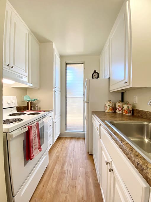 Spacious Full Size Kitchen at Diablo Pointe, Walnut Creek, California