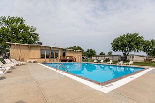 Large Pool at Heritage Oaks, Lincoln, NE, 68521