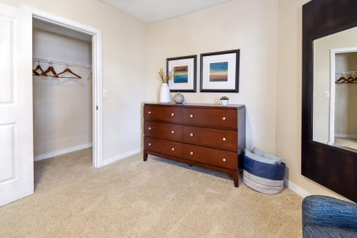 Bedroom with Closet at Kenyon Square Apartments, Westerville, Ohio