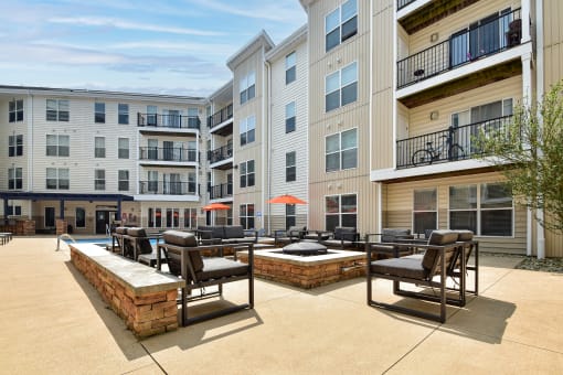Fire Pit Area at Kenyon Square Apartments, Westerville, OH, 43082