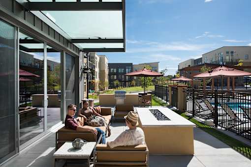 Fire Pit at 8000 Uptown Apartments, Broomfield