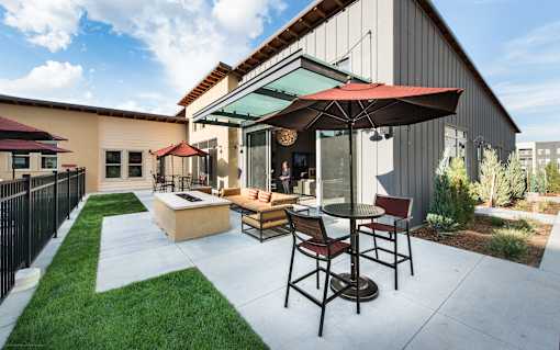 Patio at 8000 Uptown Apartments, Colorado