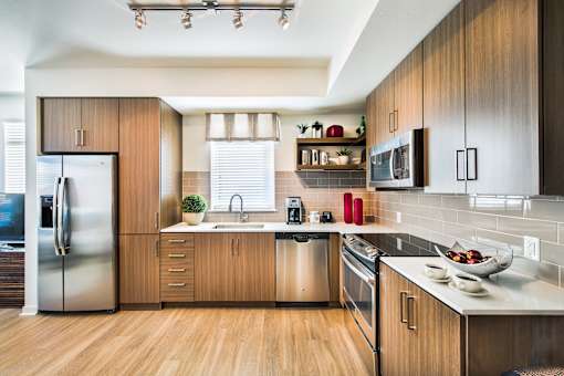 Gourmet Kitchen at 8000 Uptown Apartments, Broomfield, CO, 80021