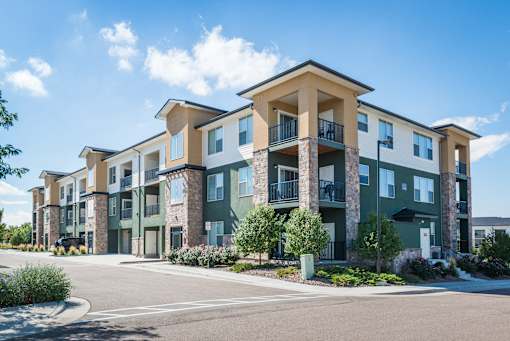 Exterior view at Arterra Place Apartments, Aurora
