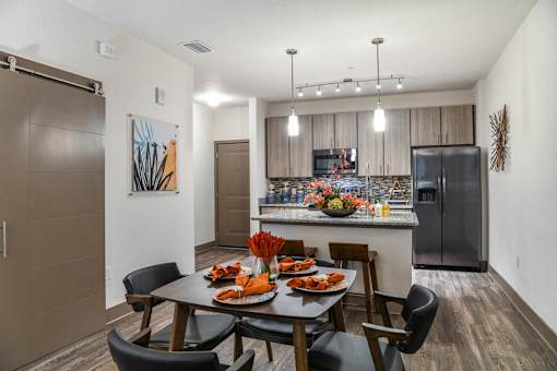 Dining Area at Centre Pointe Apartments in Melbourne, FL
