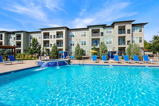 Swimming Pool With Relaxing Sundecks at WestLink at Oak Station Apartments, Colorado