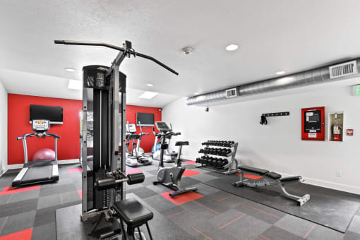 the gym at Silver Reef Apartments in Lakewood, CO