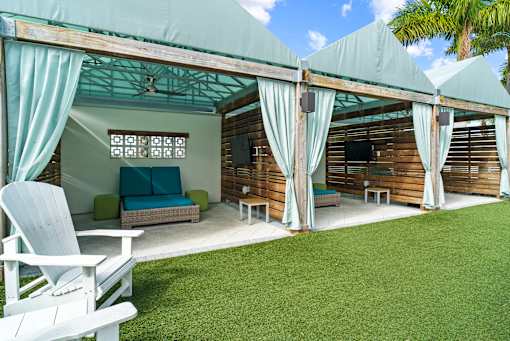 Cabanas at Centre Pointe Apartments, Melbourne