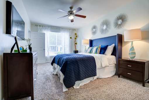 Bedroom With Ceiling Fan at Metro 5514, Houston, TX