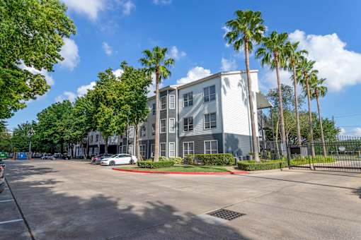 Outside of Metro 5514, Houston, TX