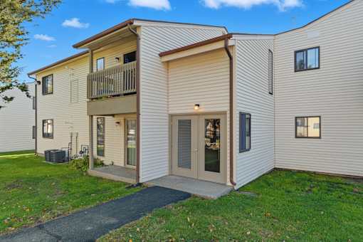 Exterior View at Hidden Brook Apartment Homes, New Bedford, 02740