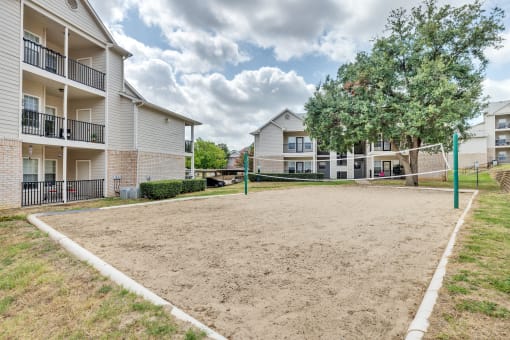 the preserve at ballantyne commons apartments with volleyball court