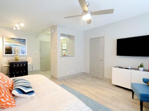 Living room at 500 Fifth Apartments, Nashville, TN, 37219