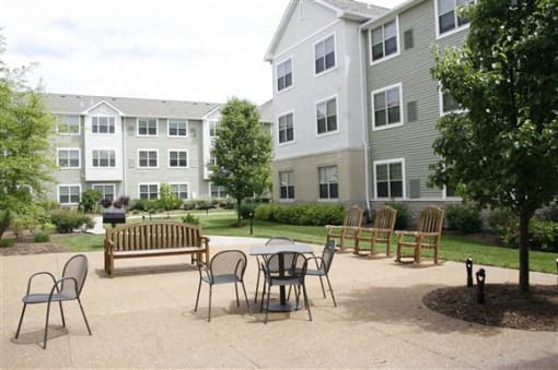 Exterior courtyard area, Cahill House Apartments, St. Louis, MO