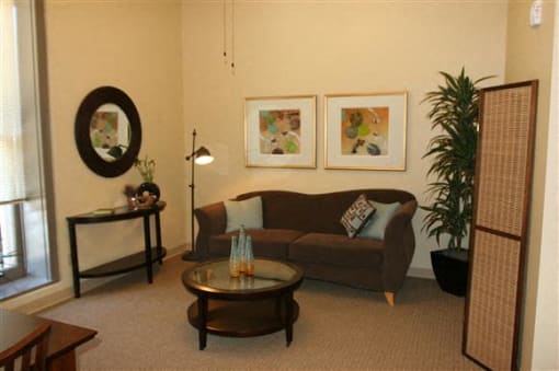Apartment living room-Washington Apartments, St. Louis, MO