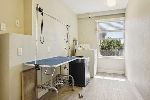 Pet Grooming Station at Deer Crest Apartments, Broomfield