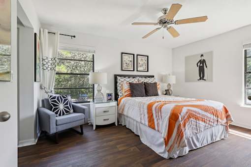Bedroom with Comfortable Bed at Whisper Lake Apartments, Florida
