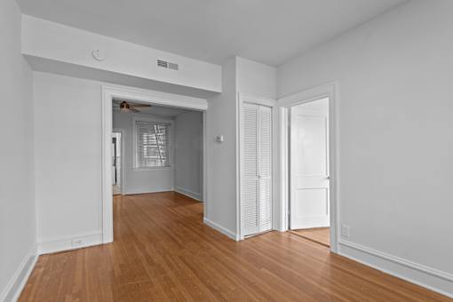 Vacant Bedroom at The Collection of Historic Richmond, Virginia
