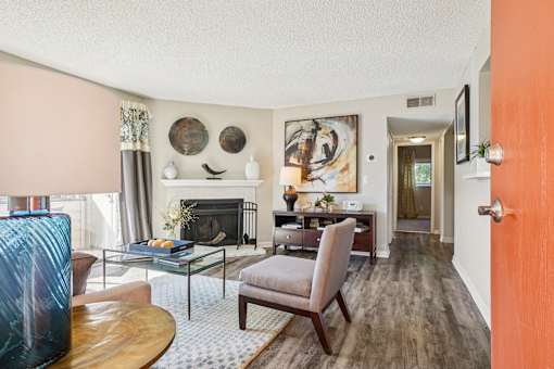 Spacious Living Area at Deer Crest Apartments, Broomfield