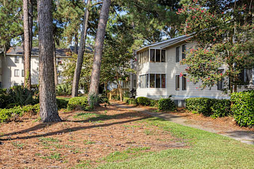 Walking Trail at River Crossing Apartments, Thunderbolt