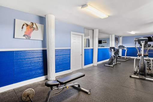 Gym at River Crossing Apartments, Thunderbolt, 31404