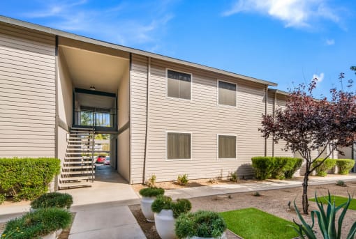 Apartment Exterior at 2900 Lux Apartment Homes, Nevada
