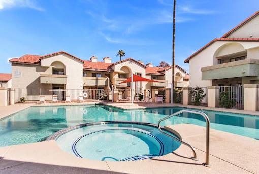 Outdoor Heated Saltwater Pool With Hot Tub Open Year Round at Del Coronado, Mesa