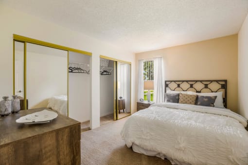Bedroom at Lakeside Glen Apartments, Florida, 32904