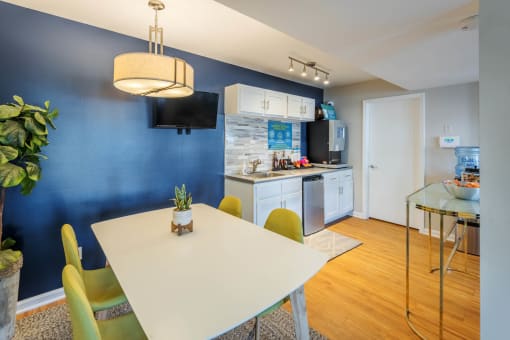 Dining Area at Lofts of Wilmington, Wilmington, North Carolina