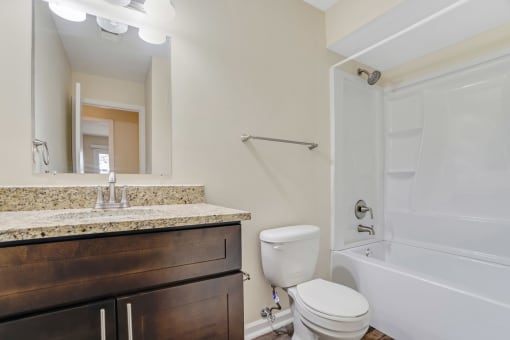 Oval Tub at Glen at Bogey Hills, St. Charles, MO, 63303
