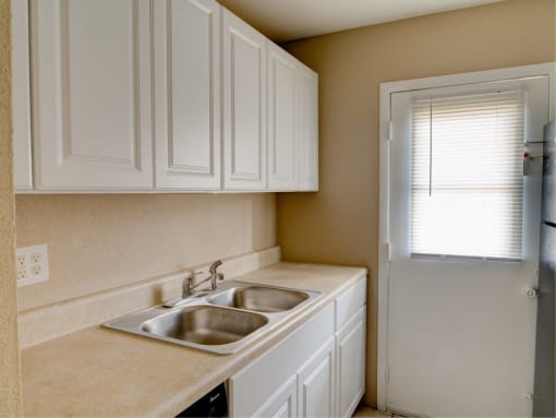 Sink With Faucet at Hibiscus Place Apartments, Orlando, FL
