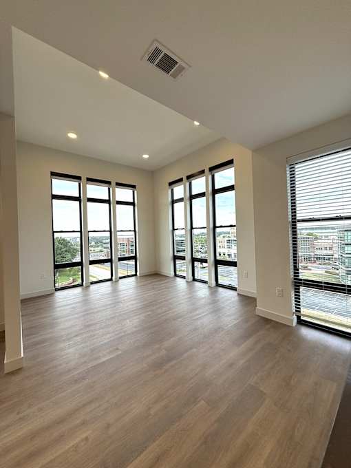 Spacious room at Plaza at Pinnacle Hills, Rogers, AR, 72758