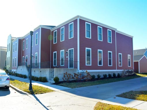Exterior Landscape at Promenade at New Town, Saint Charles