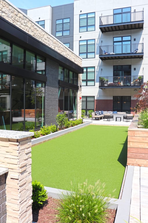 Green Space at Wildhorse Apartments, Missouri